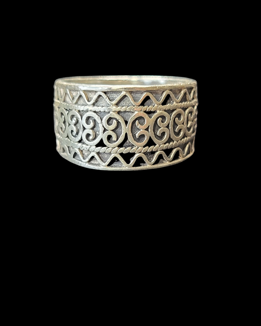 .925 Sterling Silver Ornate Thick Band Sz 7.5